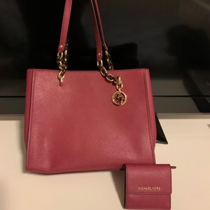 Michael Kors Medium Cynthia with matching wallet